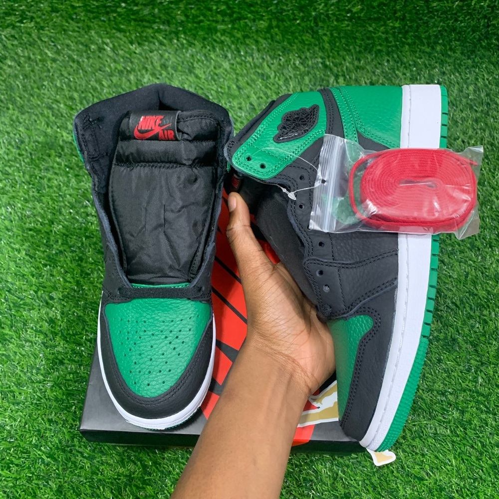 2020 Air Jordan 1 Retro High OG “Pine Green 2.0” - Picture 7 of 13